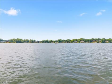 3510 Moonlight Bay Drive NW Canton OH 44708
