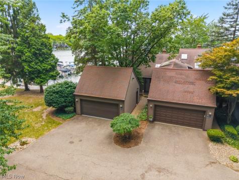 3510 Moonlight Bay Drive NW Canton OH 44708