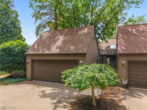 3510 Moonlight Bay Drive NW Canton OH 44708