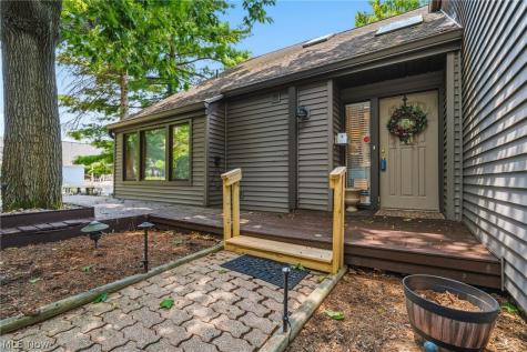 3510 Moonlight Bay Drive NW Canton OH 44708