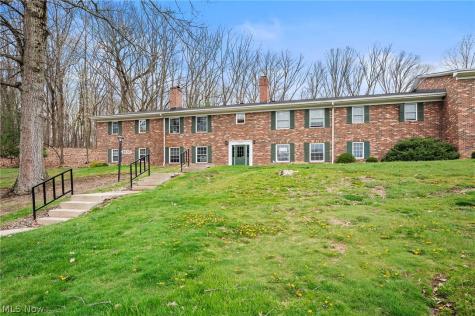 6930 Carriage Hill Drive Brecksville OH 44141