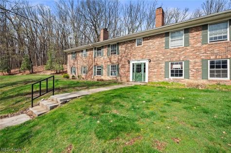 6930 Carriage Hill Drive Brecksville OH 44141