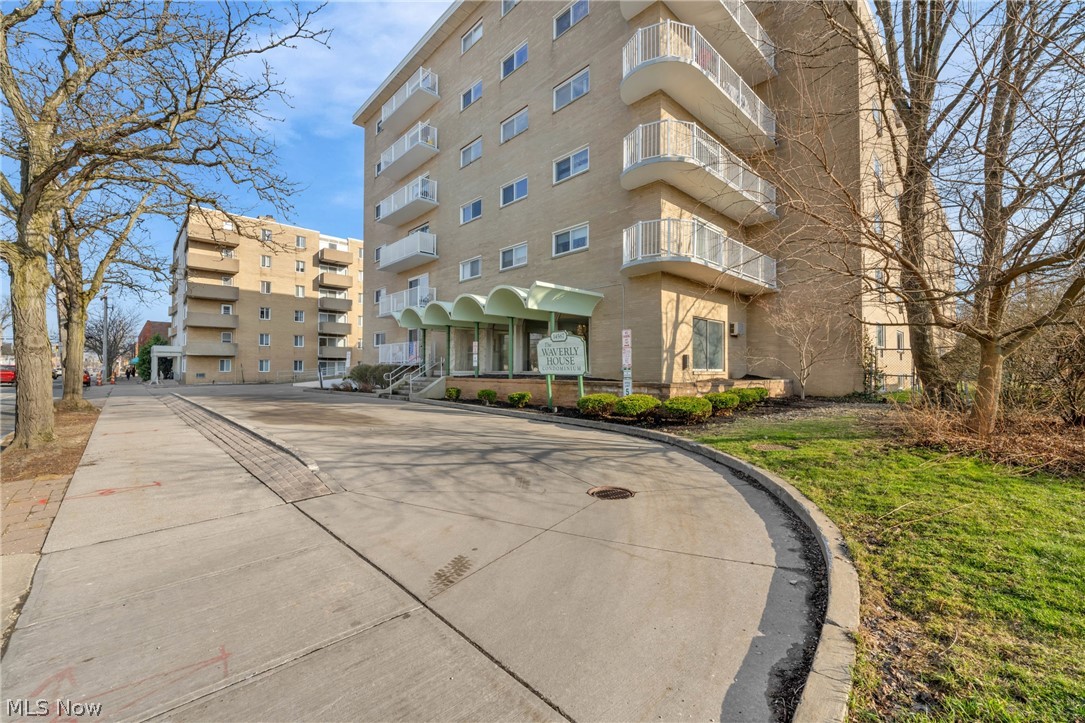 14567 Madison Avenue Lakewood OH 44107