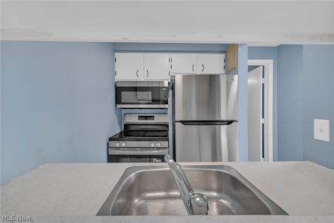 14567 Madison Avenue Lakewood OH 44107