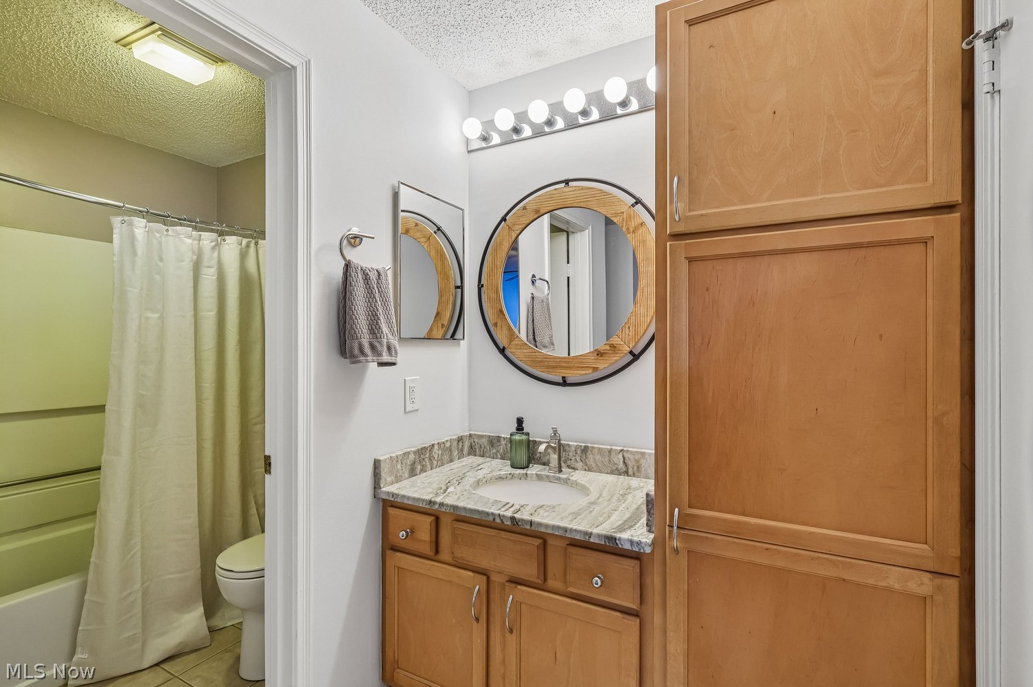 180 Fox Hollow Drive Mayfield Heights OH 44124