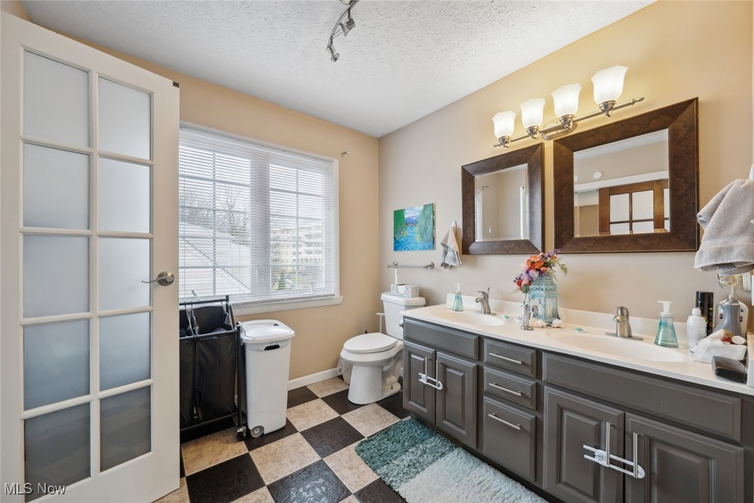 3394 Wooster Road Rocky River OH 44116