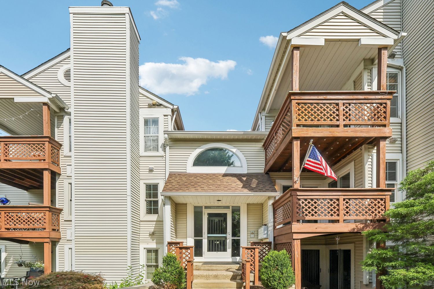 Westlake OH, 1360 Cedarwood Drive, Unit D2