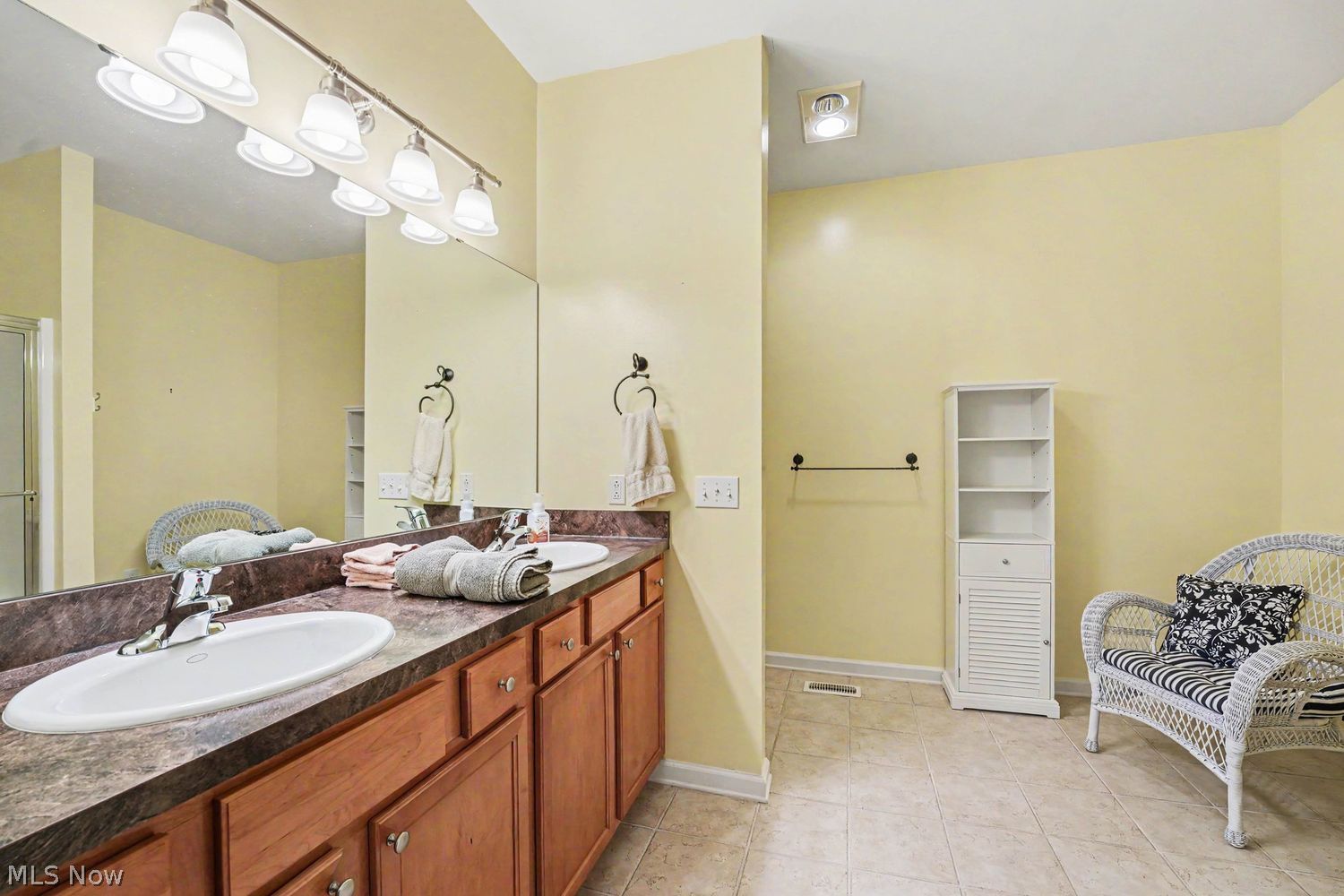 1381 E Cross Creek Drive Willoughby OH 44094