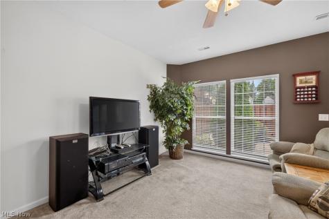 934 Tradewinds Cove Painesville OH 44077