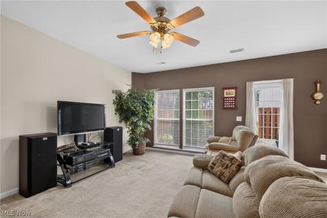 934 Tradewinds Cove Painesville OH 44077
