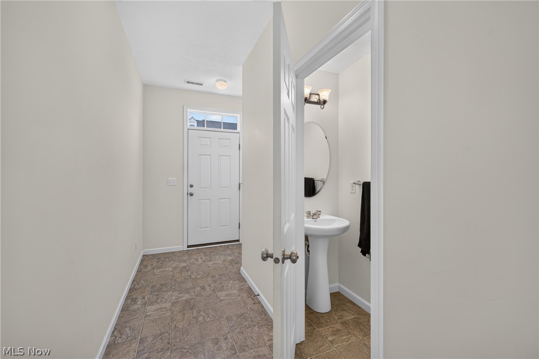 934 Tradewinds Cove Painesville OH 44077