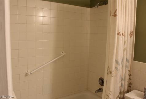2109 Wooster Road Rocky River OH 44116
