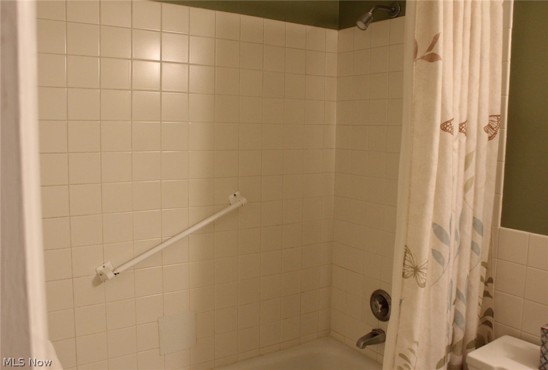2109 Wooster Road Rocky River OH 44116