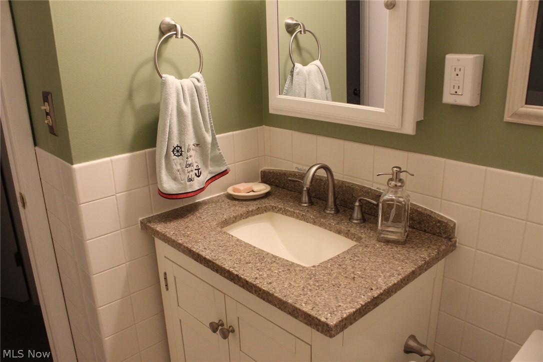 2109 Wooster Road Rocky River OH 44116