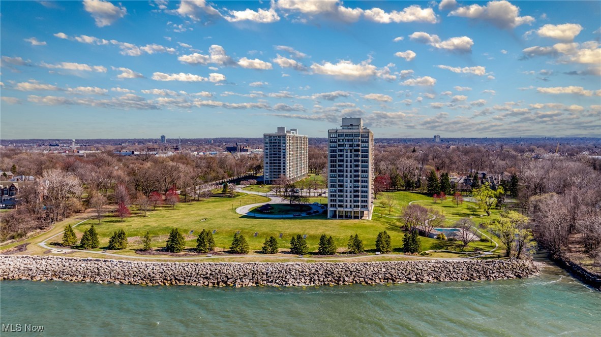 Bratenahl OH, 2 Bratenahl Place, Unit 3F