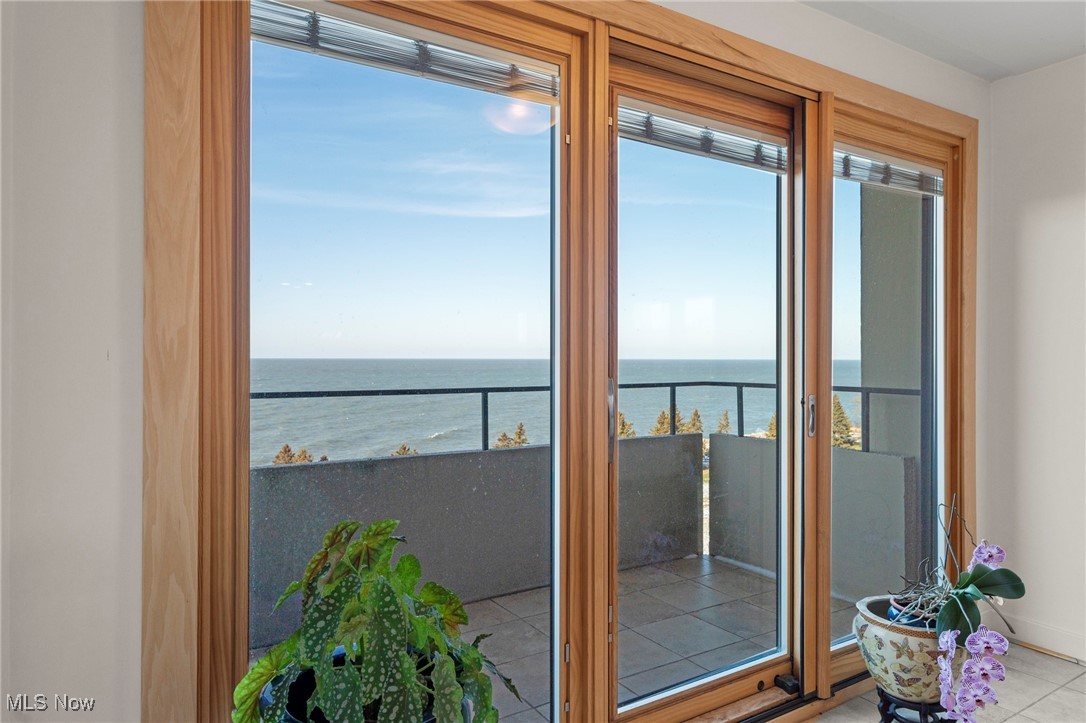 2 Bratenahl Place Bratenahl OH 44108