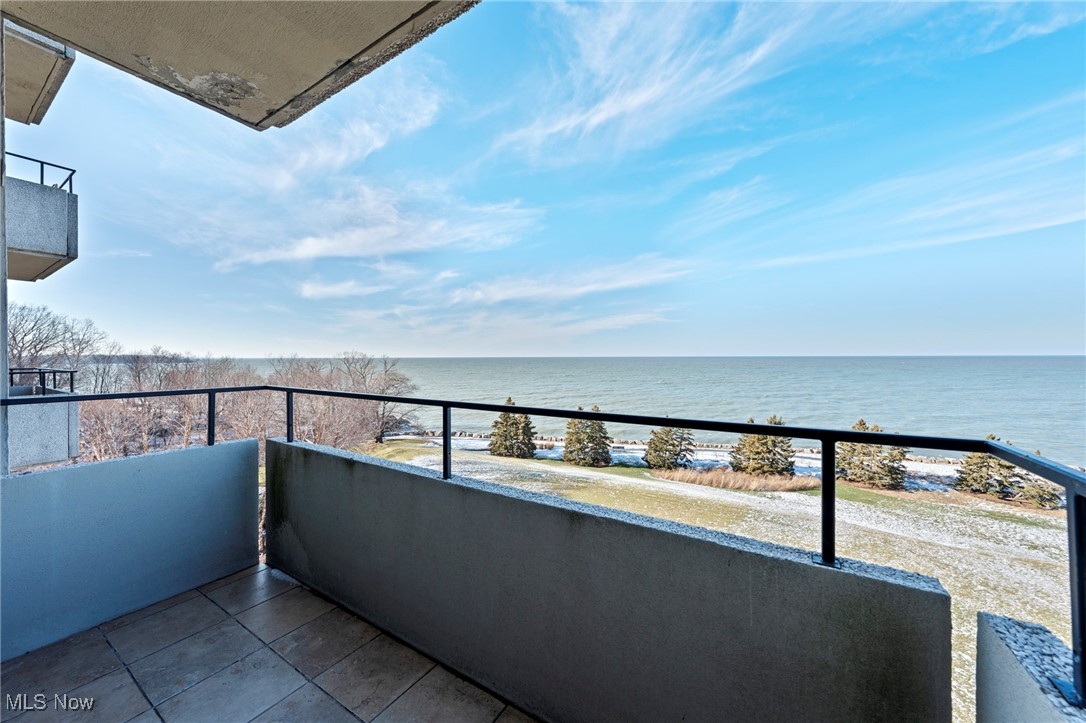 2 Bratenahl Place Bratenahl OH 44108