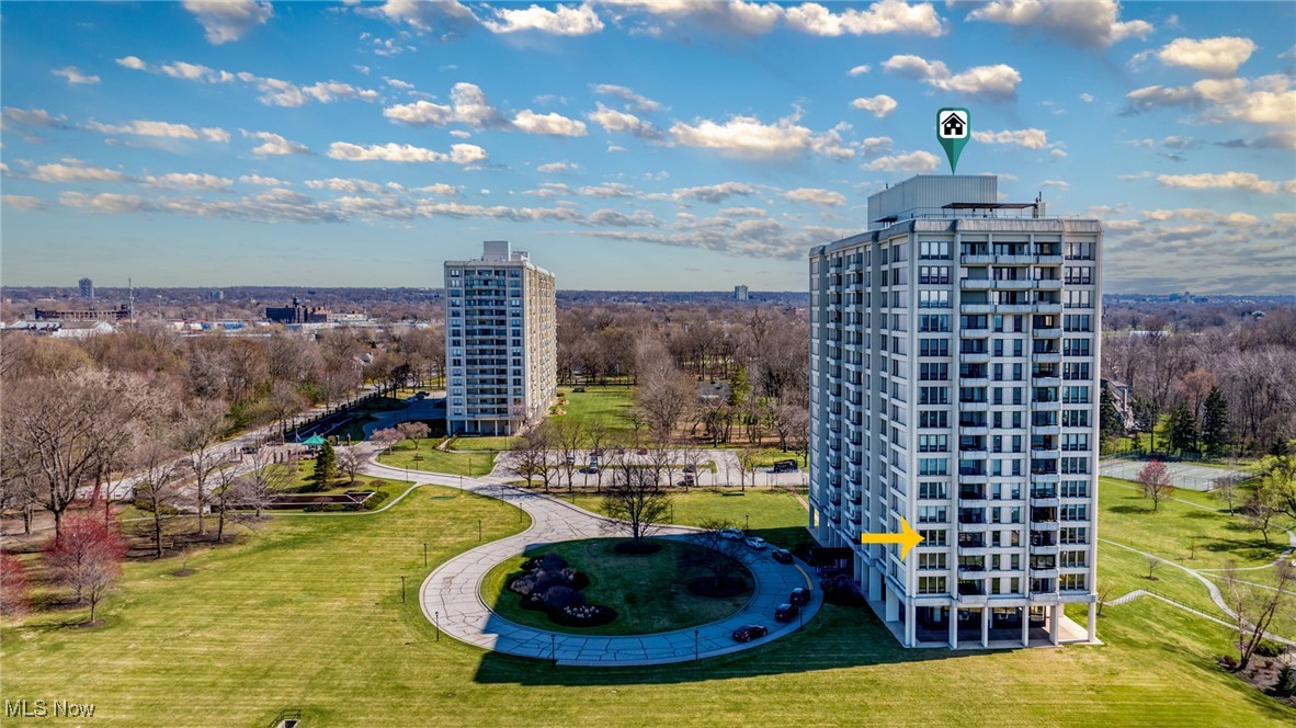 2 Bratenahl Place Bratenahl OH 44108