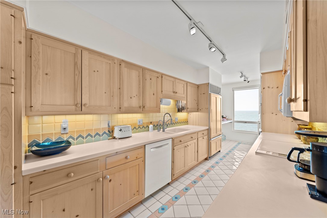 2 Bratenahl Place Bratenahl OH 44108