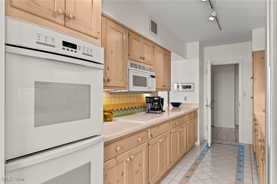 2 Bratenahl Place Bratenahl OH 44108