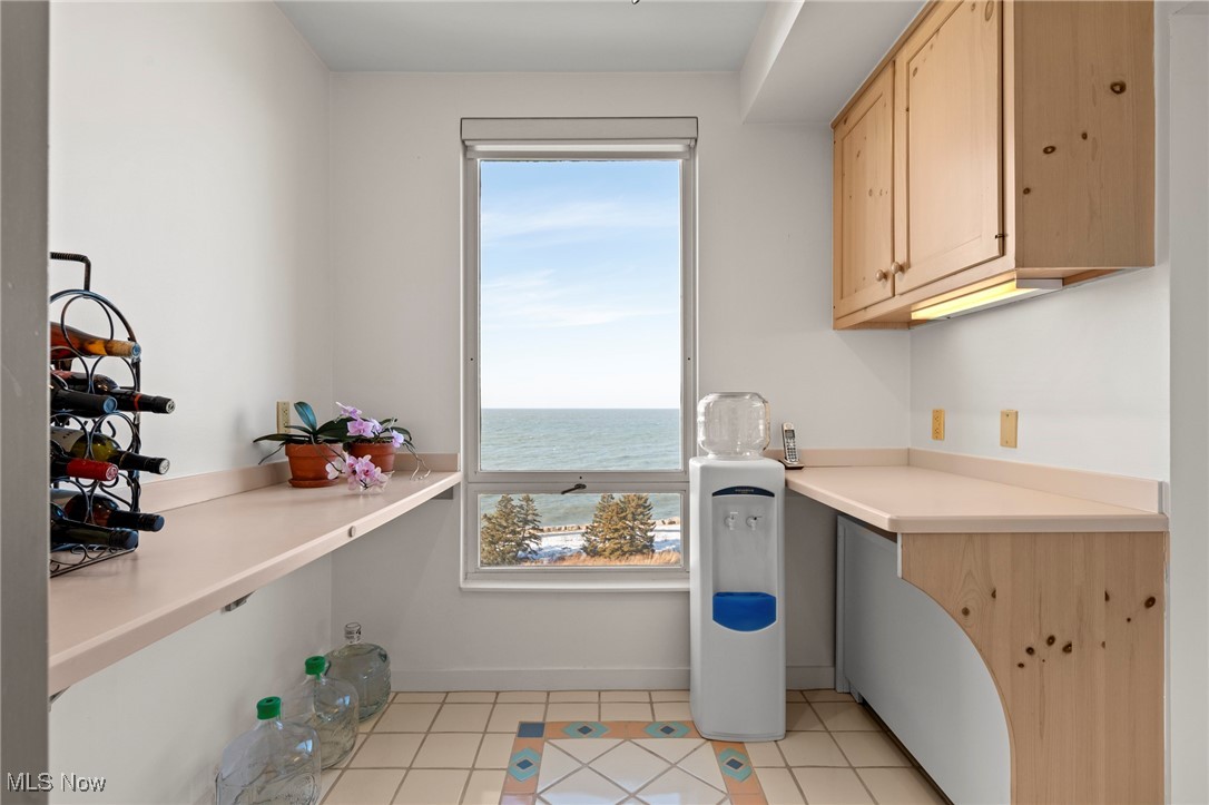 2 Bratenahl Place Bratenahl OH 44108