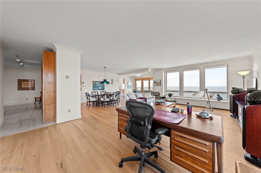 2 Bratenahl Place Bratenahl OH 44108