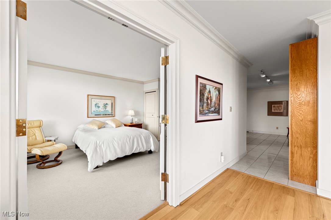 2 Bratenahl Place Bratenahl OH 44108