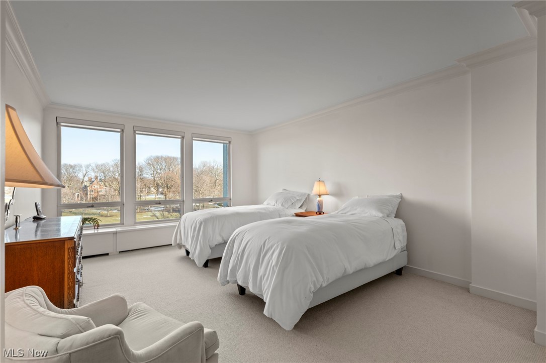 2 Bratenahl Place Bratenahl OH 44108