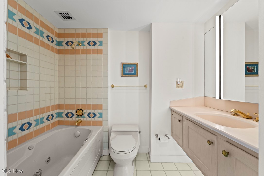 2 Bratenahl Place Bratenahl OH 44108