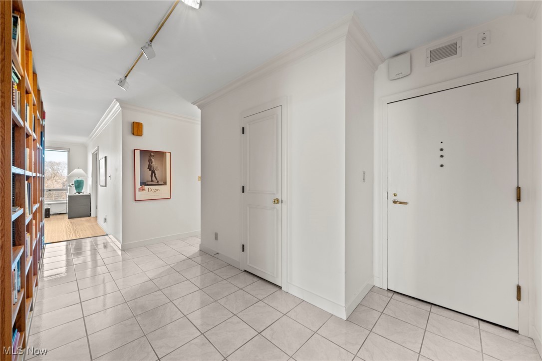 2 Bratenahl Place Bratenahl OH 44108