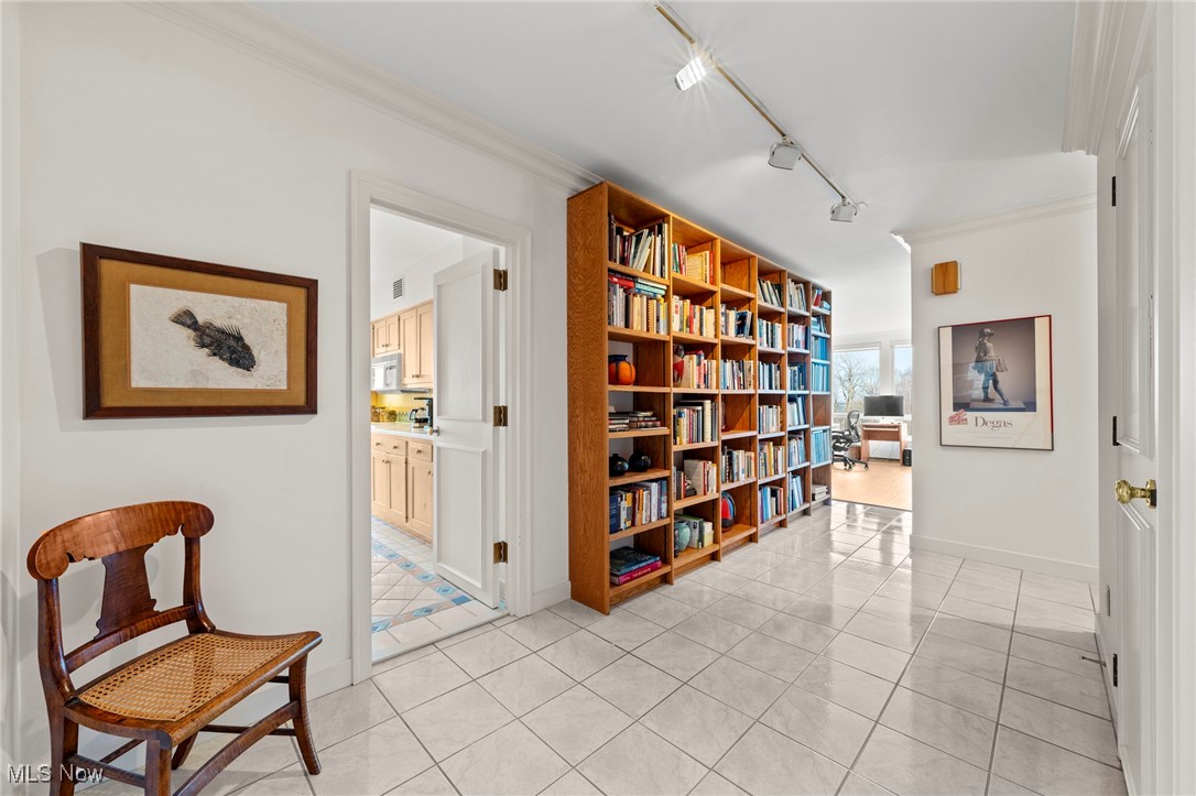 2 Bratenahl Place Bratenahl OH 44108