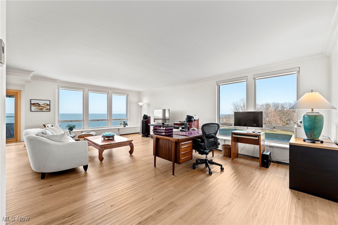 2 Bratenahl Place Bratenahl OH 44108