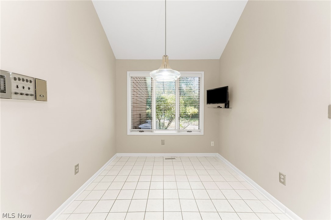 25818 Fairmount Boulevard Beachwood OH 44122