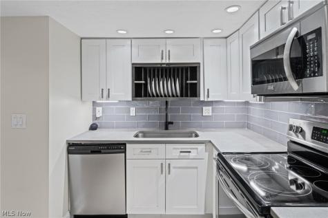 593 Tollis Parkway Broadview Heights OH 44147