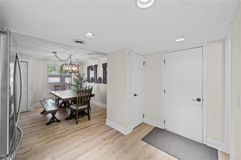 593 Tollis Parkway Broadview Heights OH 44147