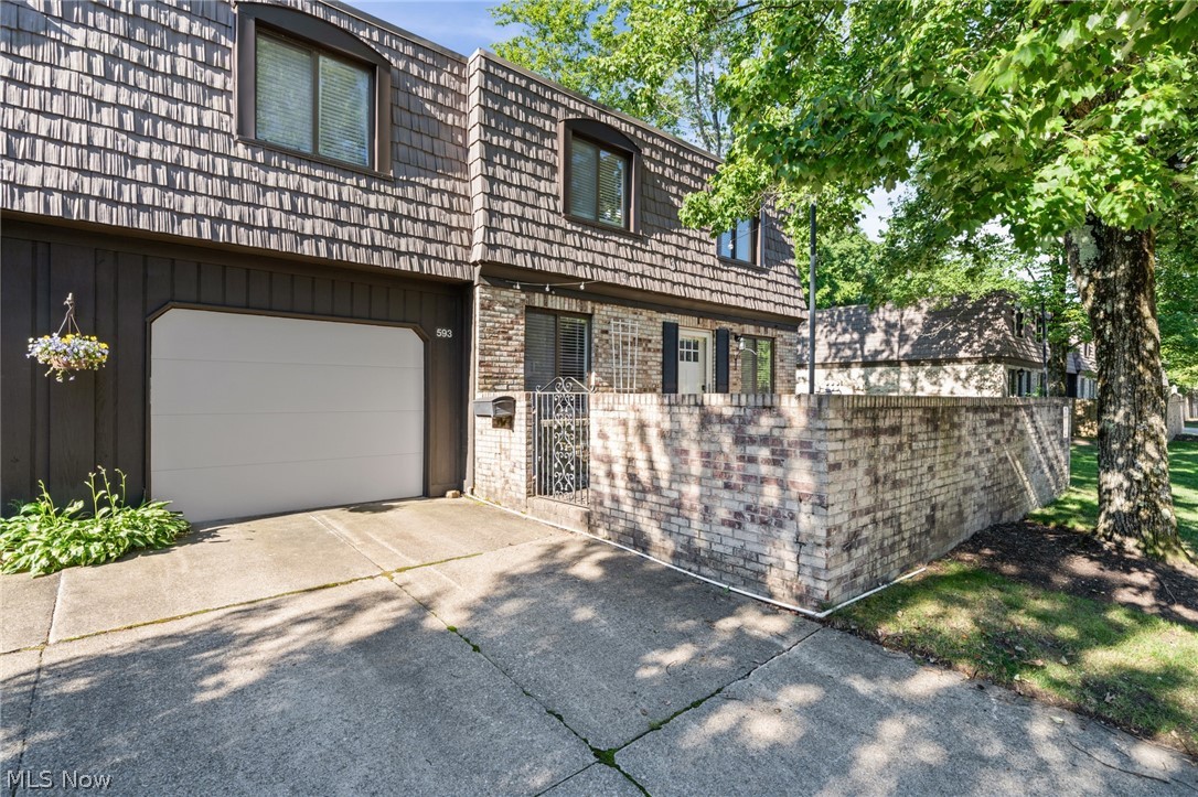 593 Tollis Parkway Broadview Heights OH 44147