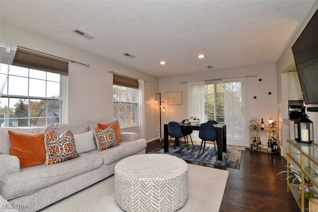 20996 Detroit Road Rocky River OH 44116