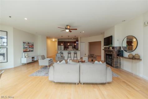 701 W Lakeside Avenue Cleveland OH 44113
