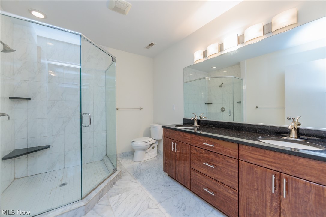 701 W Lakeside Avenue Cleveland OH 44113