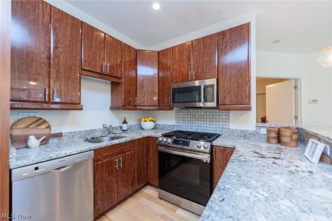 701 W Lakeside Avenue Cleveland OH 44113
