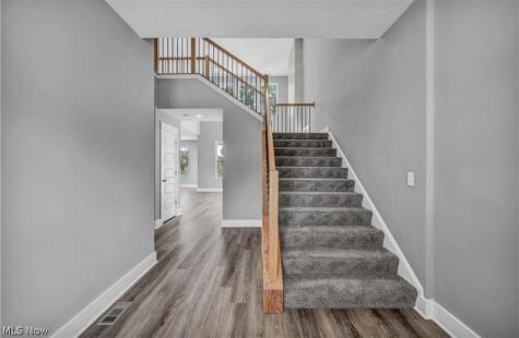 2079 Glenmont Drive Brunswick OH 44212