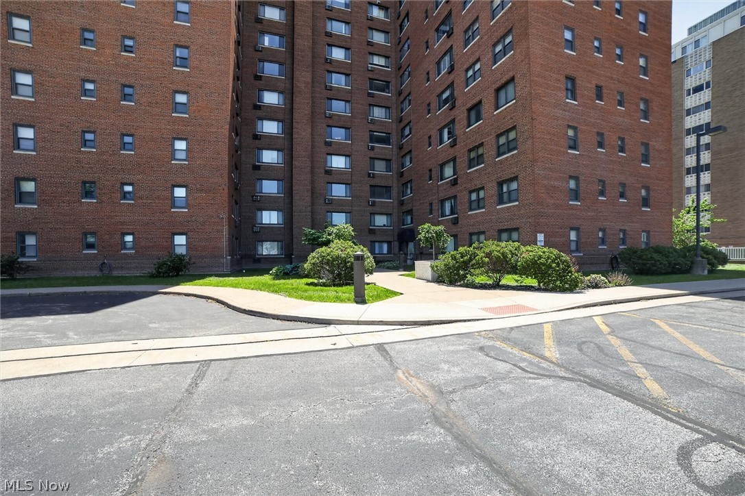 11720 Edgewater Drive Lakewood OH 44107