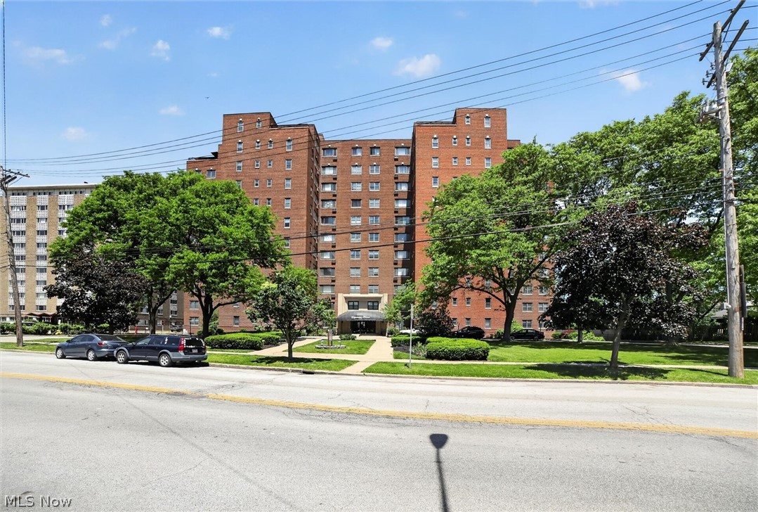 11720 Edgewater Drive Lakewood OH 44107