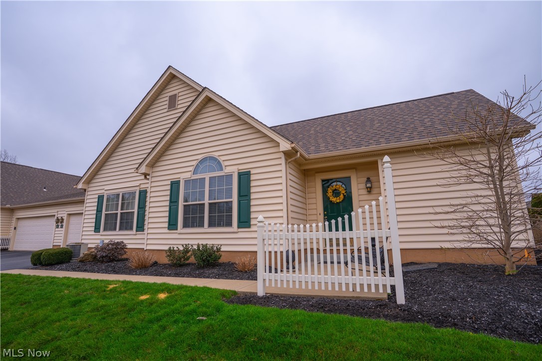 39 Village Court Columbiana OH 44408