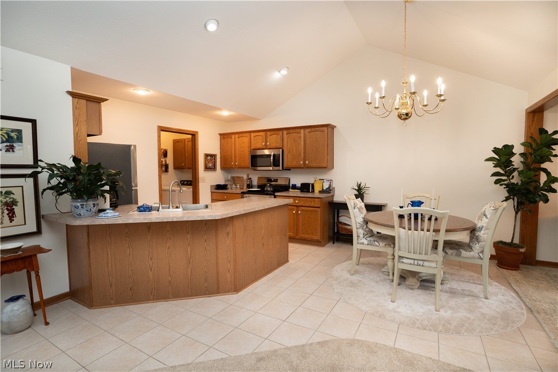 39 Village Court Columbiana OH 44408