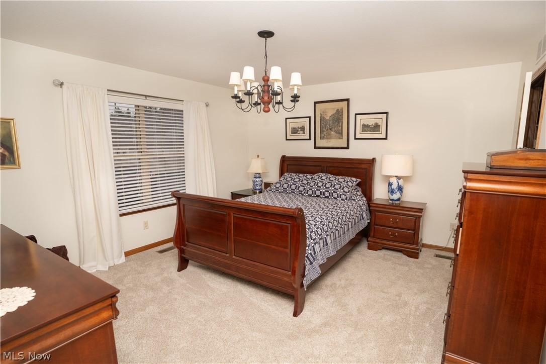 39 Village Court Columbiana OH 44408