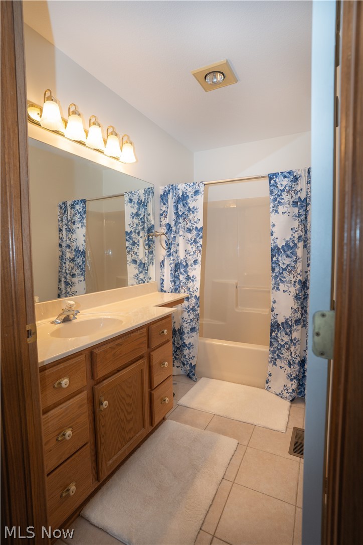 39 Village Court Columbiana OH 44408