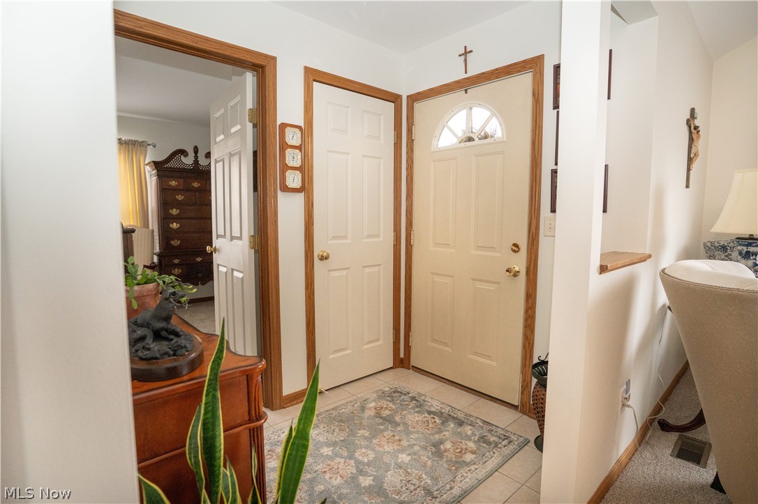39 Village Court Columbiana OH 44408