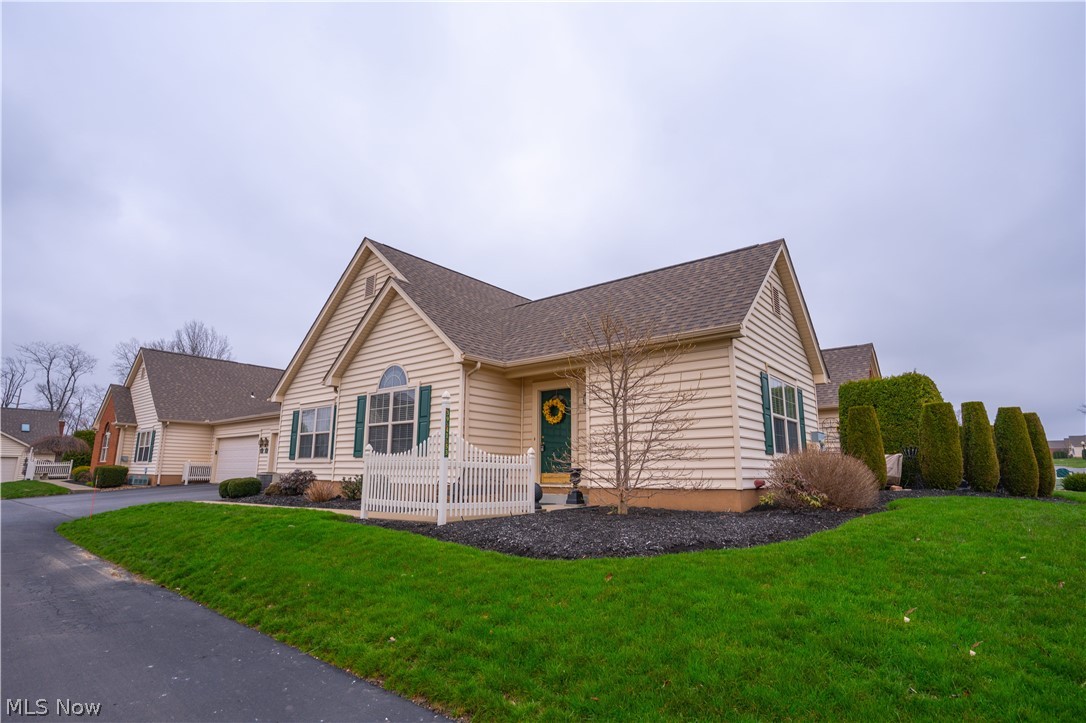 39 Village Court Columbiana OH 44408