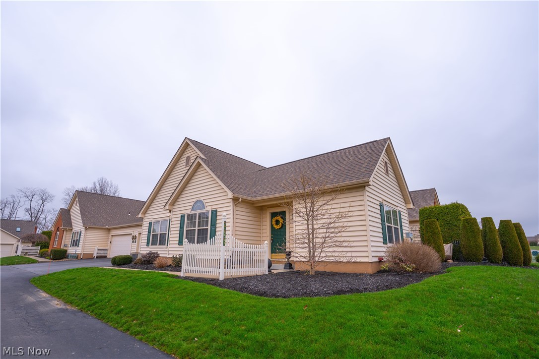 39 Village Court Columbiana OH 44408